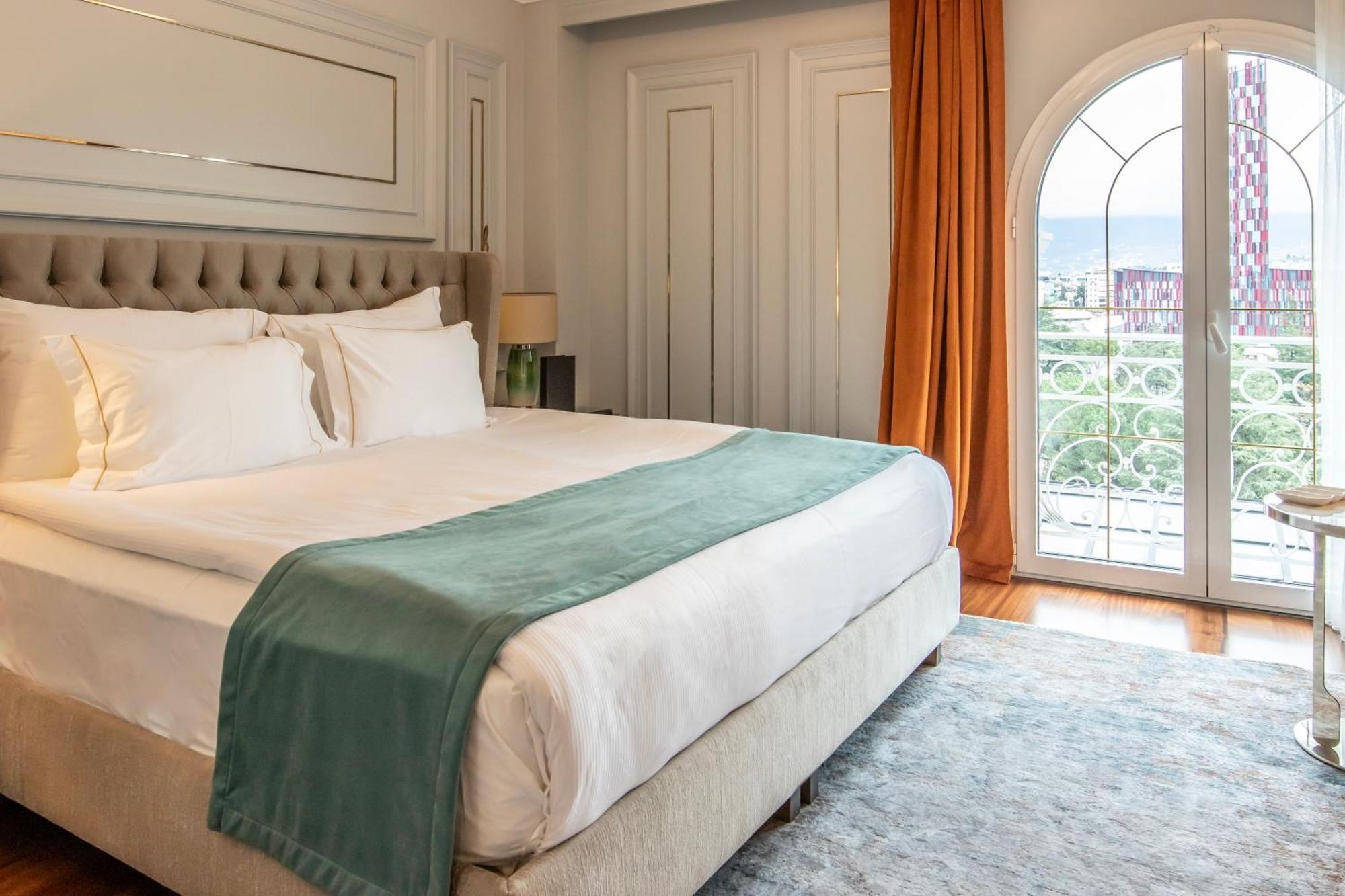 Xheko Imperial Luxury & Отель Тирана